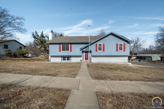 4800 SW Cochise AVE, Topeka, KS 66614