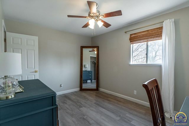 4800 SW Cochise AVE, Topeka, KS 66614