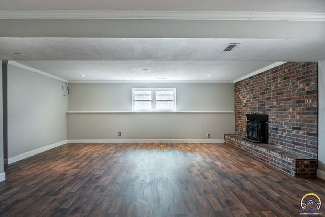 4800 SW Cochise AVE, Topeka, KS 66614