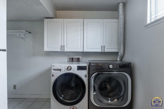 4800 SW Cochise AVE, Topeka, KS 66614