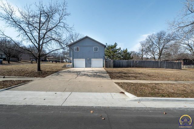 4800 SW Cochise AVE, Topeka, KS 66614