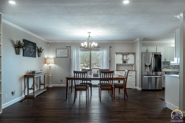 4800 SW Cochise AVE, Topeka, KS 66614