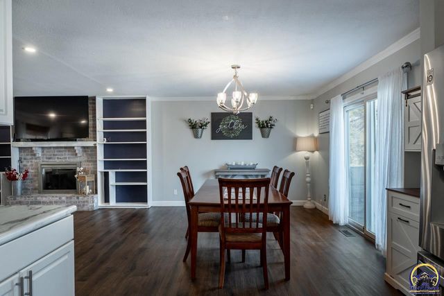 4800 SW Cochise AVE, Topeka, KS 66614