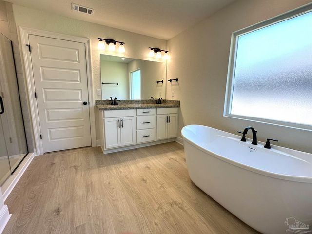 5263 Barnett Rd, Pace, FL 32571