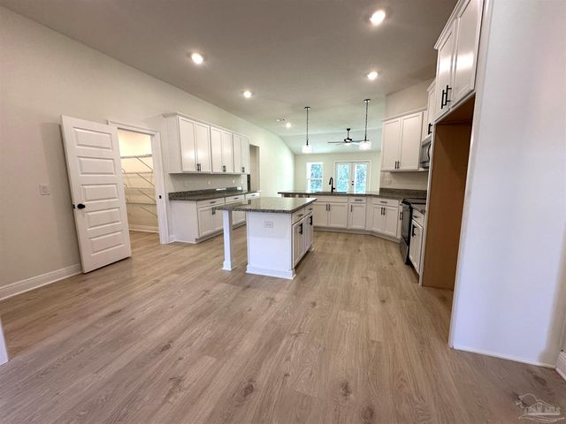 5263 Barnett Rd, Pace, FL 32571