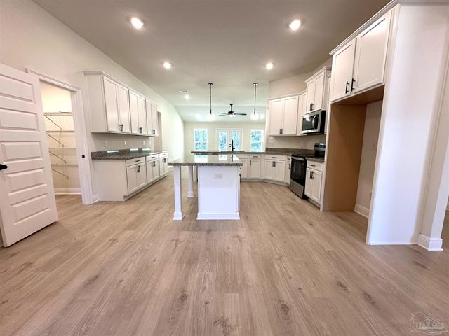 5263 Barnett Rd, Pace, FL 32571