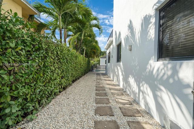 920 SW 9th Street, Miami, FL 33130