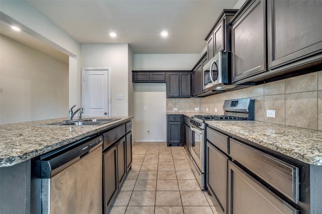 2120 Barnwell Drive, Fort Worth, TX 76108