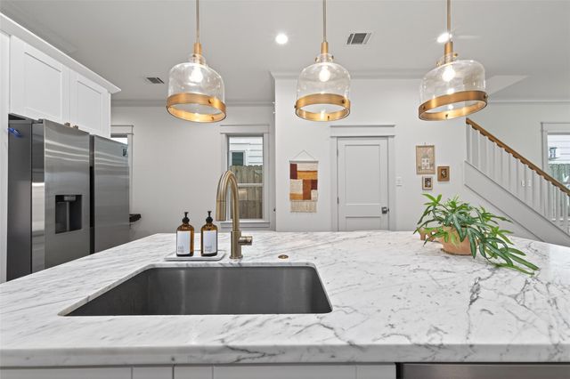 515 W 25th Street 1, Houston, TX 77008