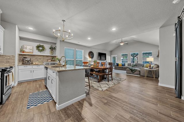 721 W Kimball Street, Mansfield, TX 76063