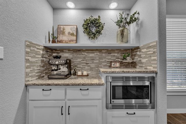 721 W Kimball Street, Mansfield, TX 76063