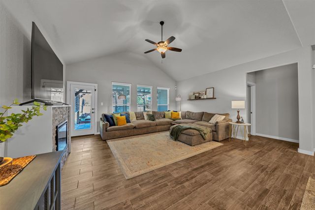 721 W Kimball Street, Mansfield, TX 76063