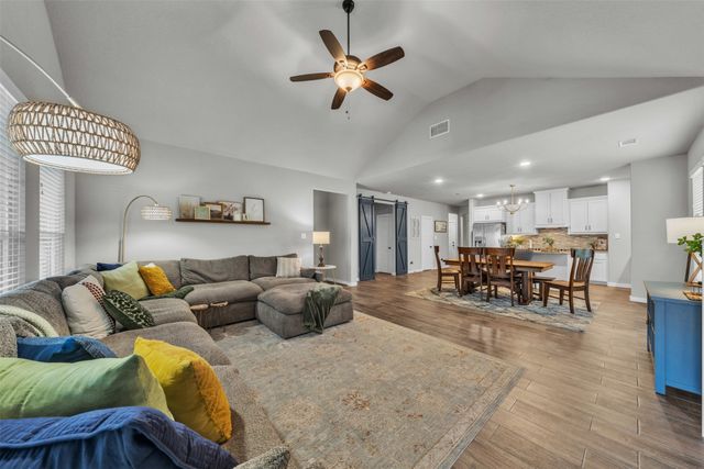 721 W Kimball Street, Mansfield, TX 76063