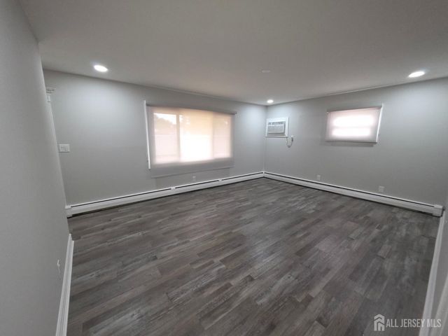 17 Colton Road, Edison, NJ 08817