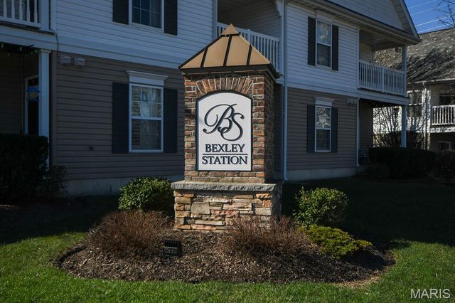 9755 Newham Drive 10D, St Louis, MO 63123