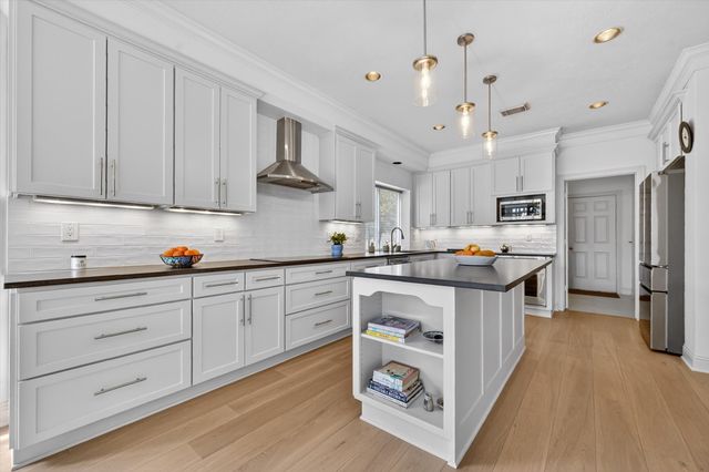 3004 Waterway Court, Arlington, TX 76012