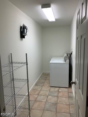 5242 Seagull CT, Cape Coral, FL 33904