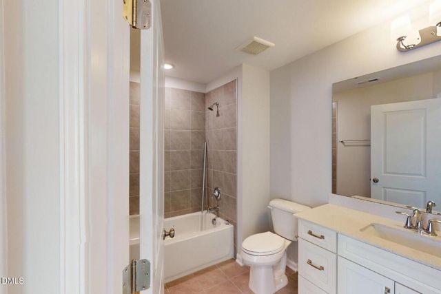 5019 Jowett'S Walk Drive 33, Cary, NC 27519