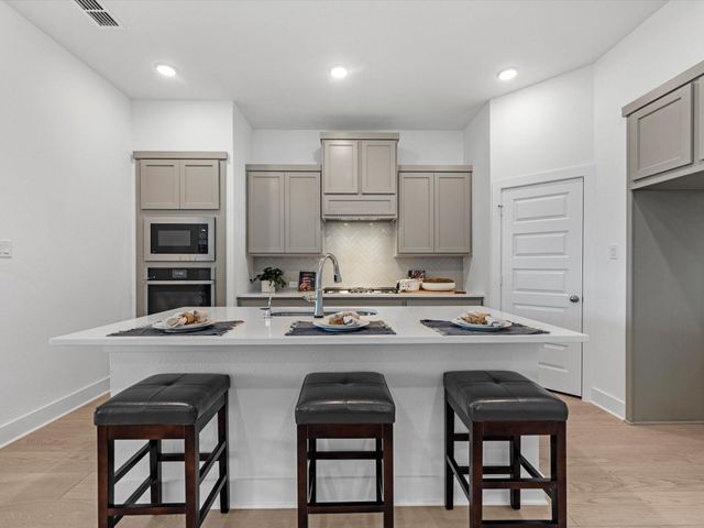 6913 Nubuck Drive, Montgomery, TX 77316