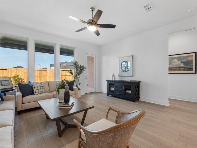 6913 Nubuck Drive, Montgomery, TX 77316