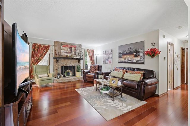 4680 N OLIVE Street, Kansas City, MO 64116
