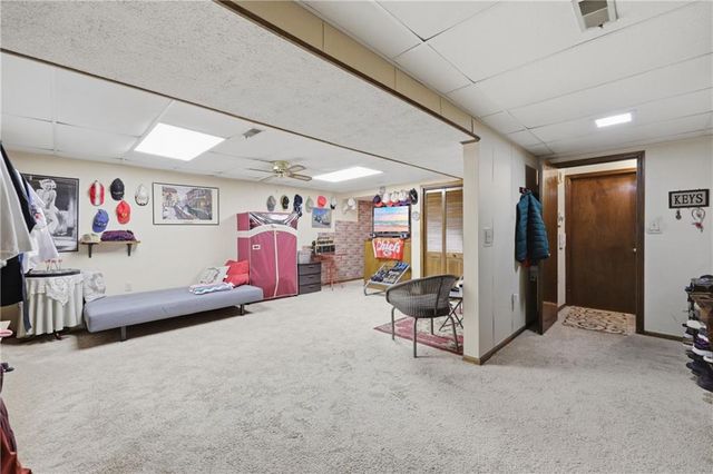 4680 N OLIVE Street, Kansas City, MO 64116