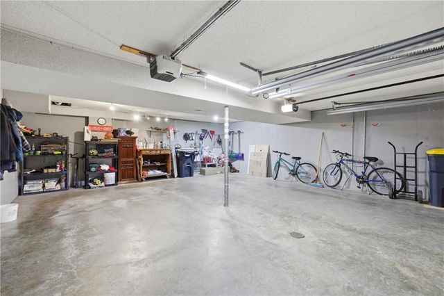 4680 N OLIVE Street, Kansas City, MO 64116