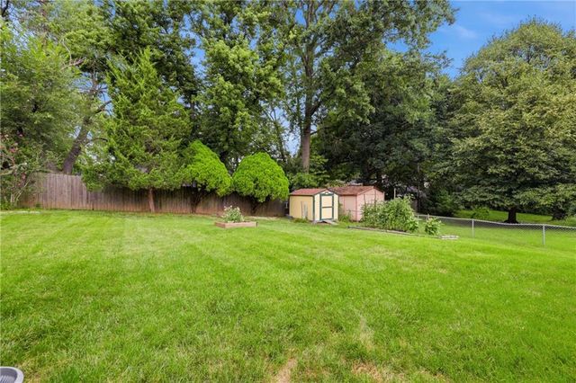 4680 N OLIVE Street, Kansas City, MO 64116