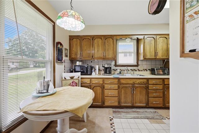 4680 N OLIVE Street, Kansas City, MO 64116
