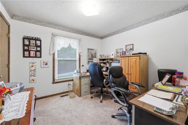 4680 N OLIVE Street, Kansas City, MO 64116
