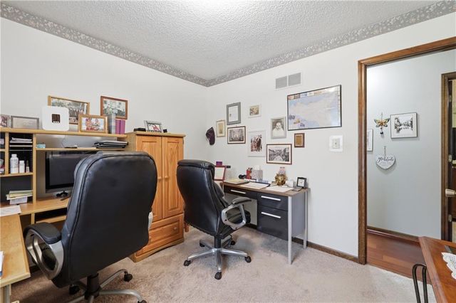 4680 N OLIVE Street, Kansas City, MO 64116