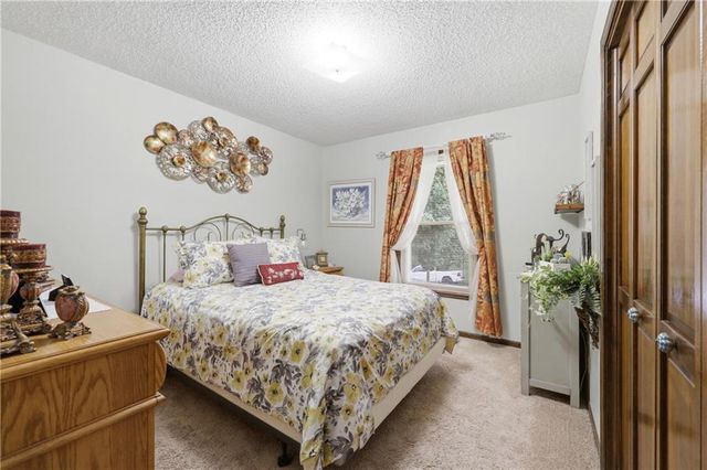 4680 N OLIVE Street, Kansas City, MO 64116