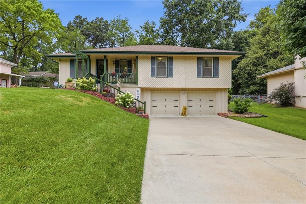 4680 N OLIVE Street, Kansas City, MO 64116