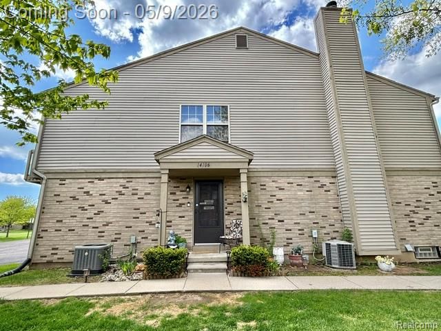 14106 WATERSWAY Drive 40, Gibraltar, MI 48173