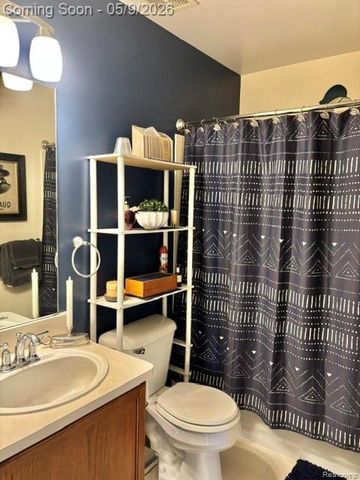 14106 WATERSWAY Drive 40, Gibraltar, MI 48173