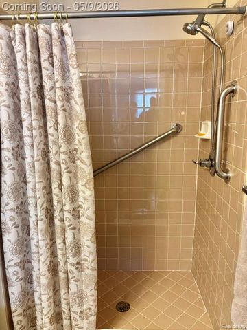 14106 WATERSWAY Drive 40, Gibraltar, MI 48173