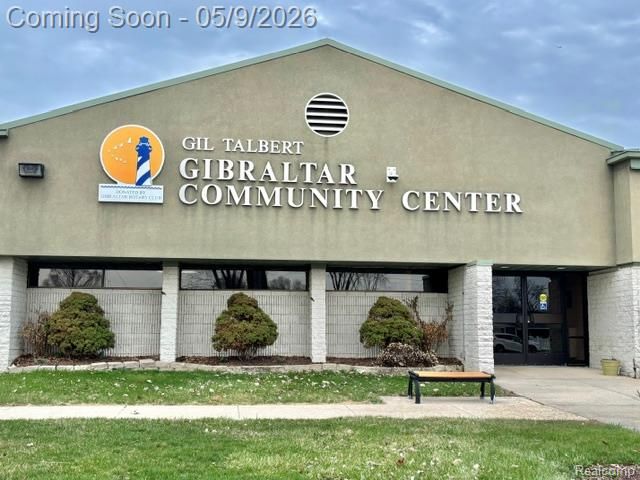 14106 WATERSWAY Drive 40, Gibraltar, MI 48173