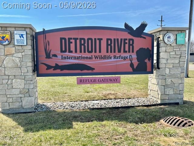 14106 WATERSWAY Drive 40, Gibraltar, MI 48173