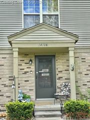 14106 WATERSWAY Drive 40, Gibraltar, MI 48173