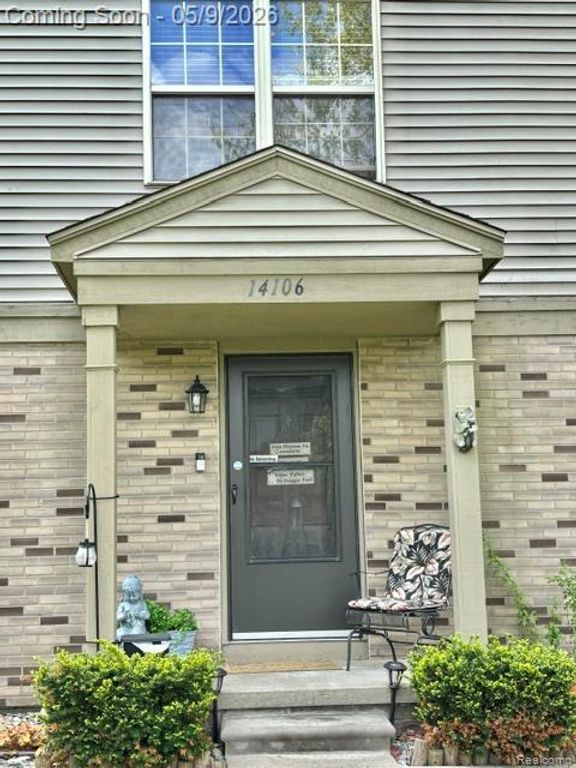 14106 WATERSWAY Drive 40, Gibraltar, MI 48173