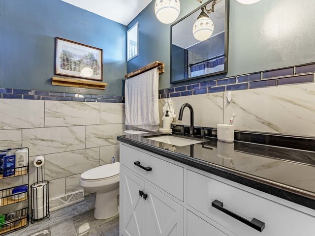 93 E Craig Drive, Chicago Heights, IL 60411