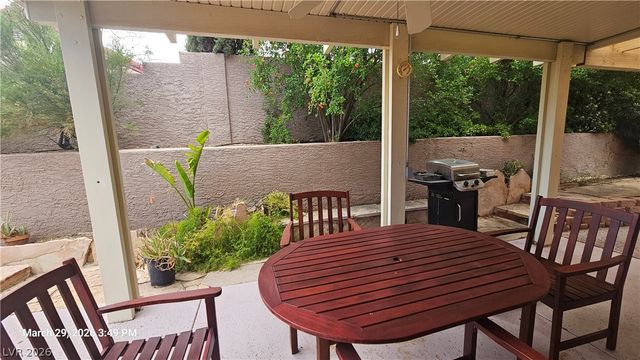 3205 Shallow Point Circle, Las Vegas, NV 89117