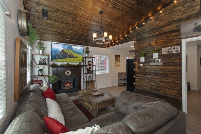 44634 Barton, Sugarloaf, CA 92386