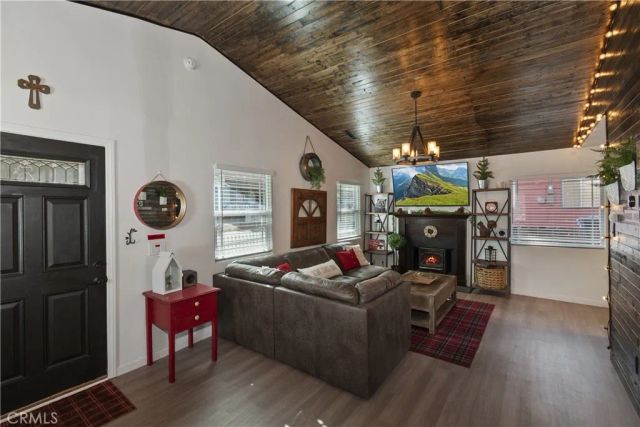 44634 Barton, Sugarloaf, CA 92386