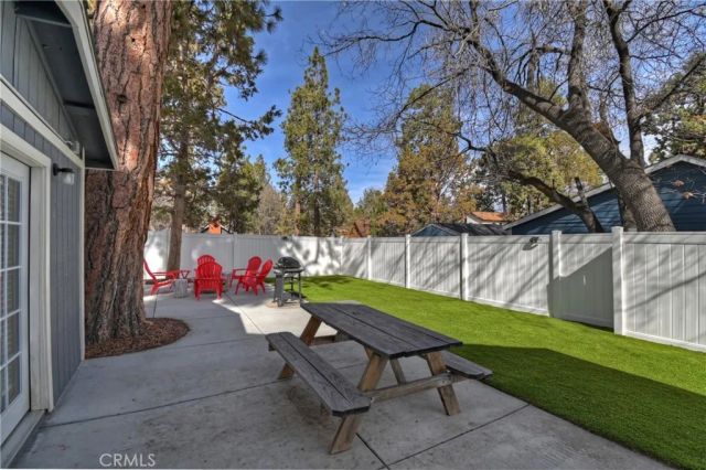 44634 Barton, Sugarloaf, CA 92386