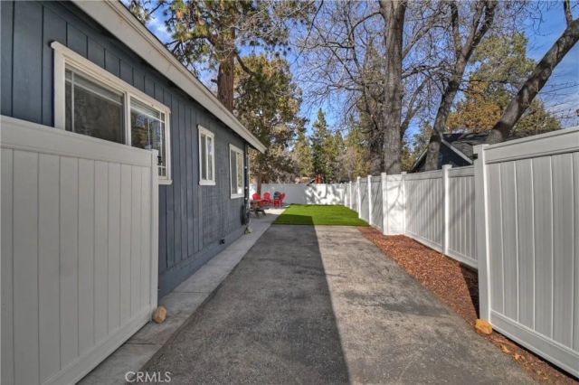 44634 Barton, Sugarloaf, CA 92386