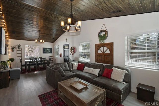 44634 Barton, Sugarloaf, CA 92386