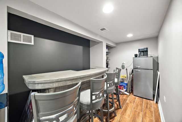 1435 Gunderson Avenue, Berwyn, IL 60402