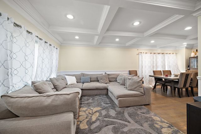 1435 Gunderson Avenue, Berwyn, IL 60402