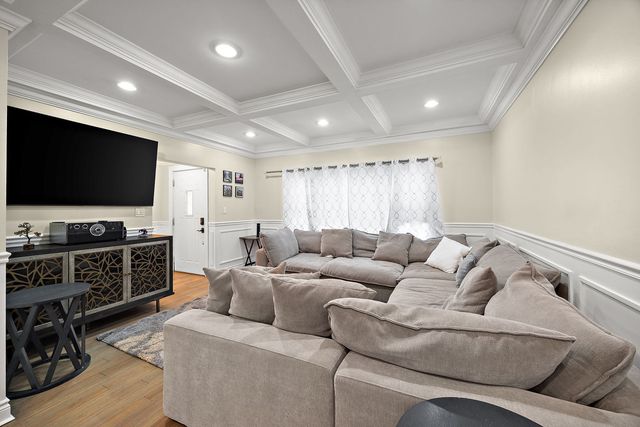 1435 Gunderson Avenue, Berwyn, IL 60402